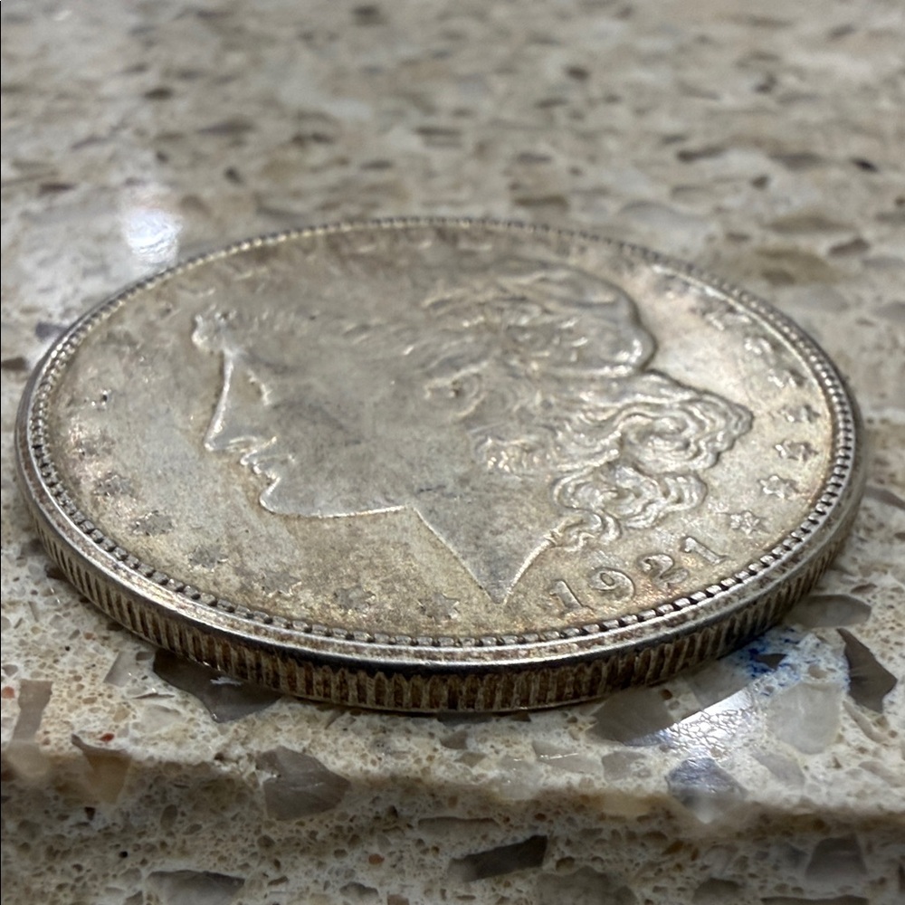 #315 - 1921 Morgan Dollar 90% Silver Coin in amazing condition